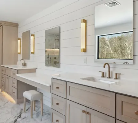 MAIN03_UltraModernFarm_MasterSuite_09-AddedStool-1500x950