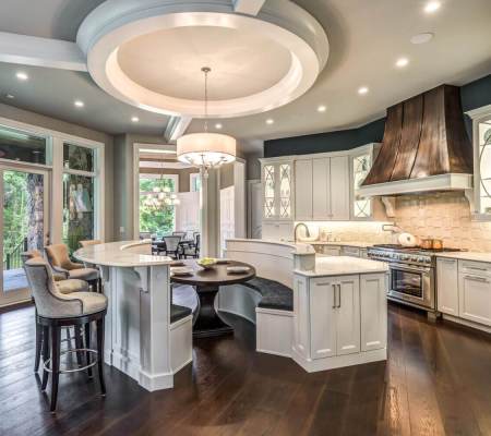 MAUK-Elegant-Kitchen-Circle-Island-mullions-Fireplace_1-1500x1000