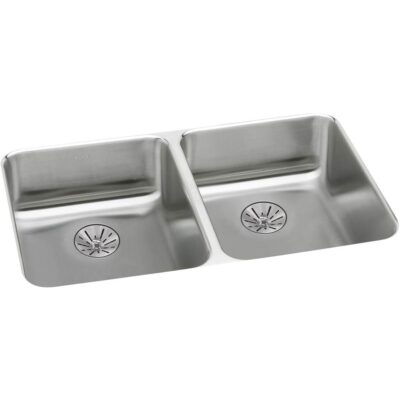 Elkay 18 Gauge Stainless Steel 31.75'' x 16.5'' x 5.375'' Double Bowl Undermount Kitchen Sink Kit